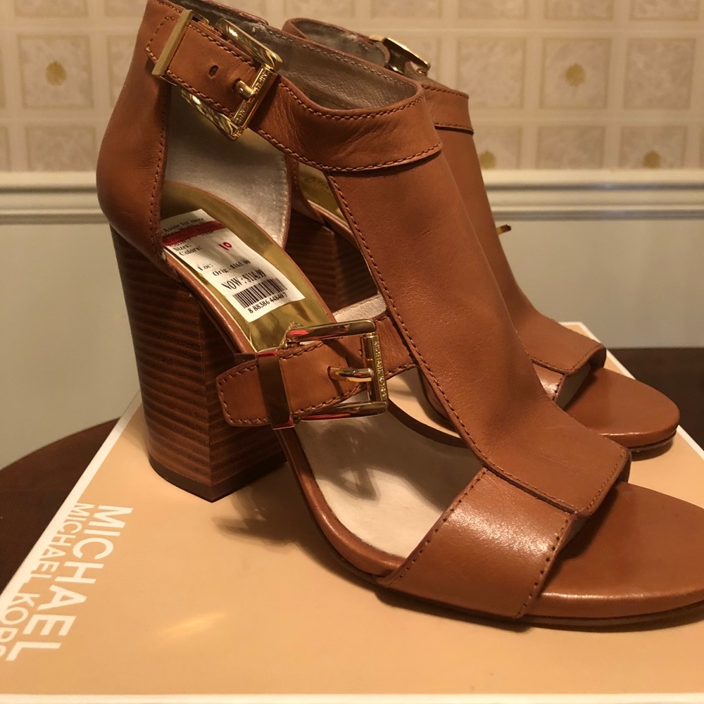 Michael Kors female size 10 shoes - pre-worn 3 hrs